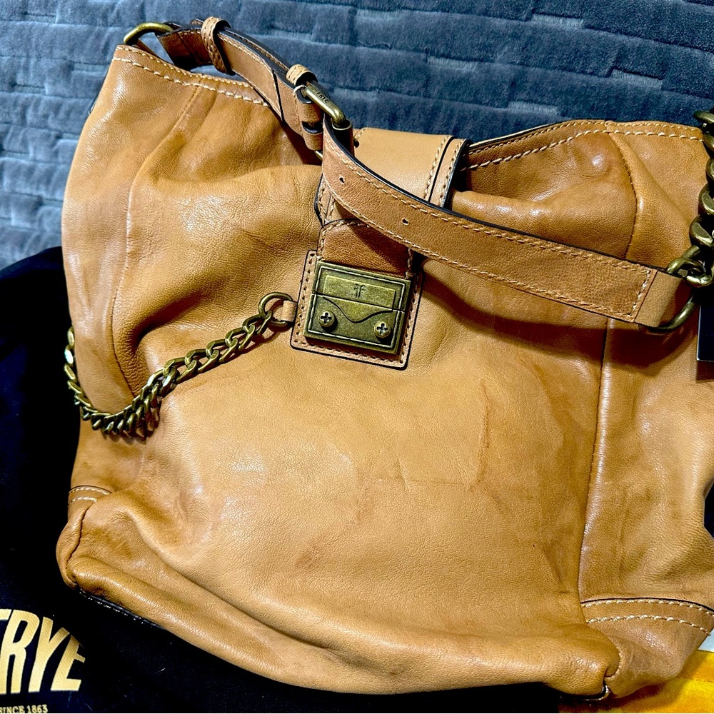 New with tags Frye Hobo bag Leather